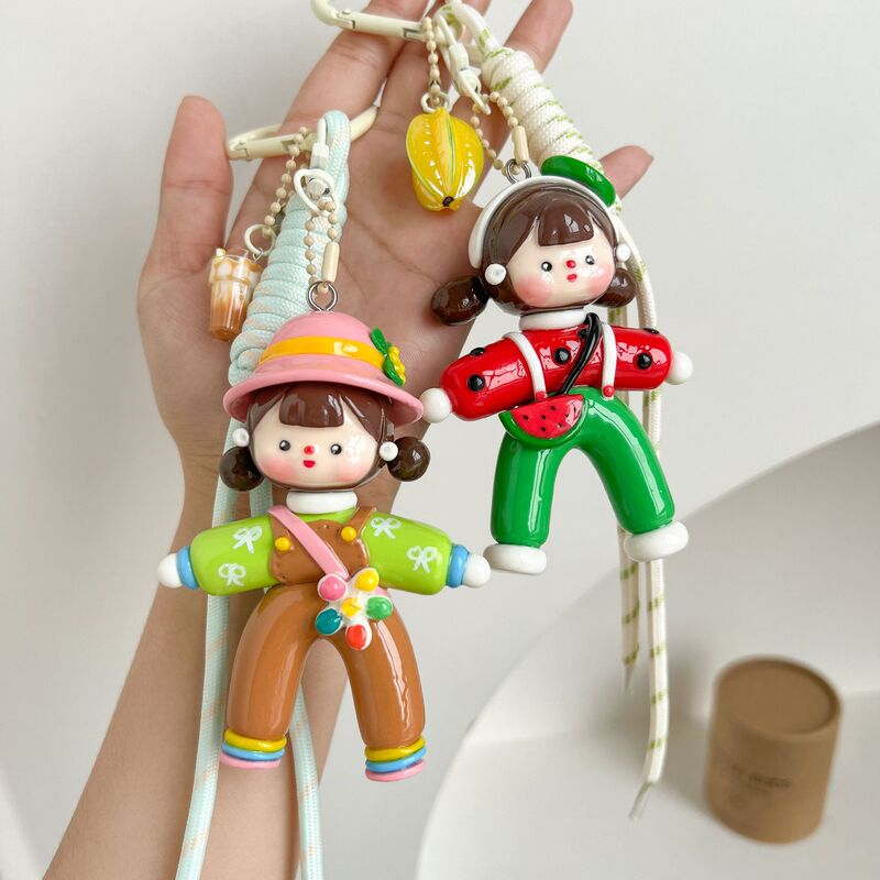 新作のスプリットポーズの女の子フィギュア、表情豊かな粘土製ハンドメイドバッグチャーム、キーホルダー、キュートなギフト、多用途なアクセサリー|undefined