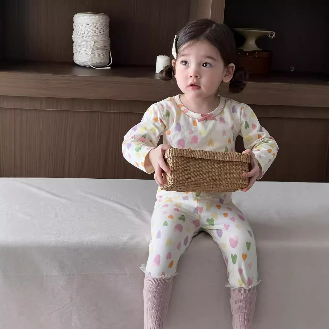 Pajamas para niños en el hogar set2025 ropa de otoño ropa infantil coreana ropa doméstica de niñas dos piezas de ropa de otoño bebé