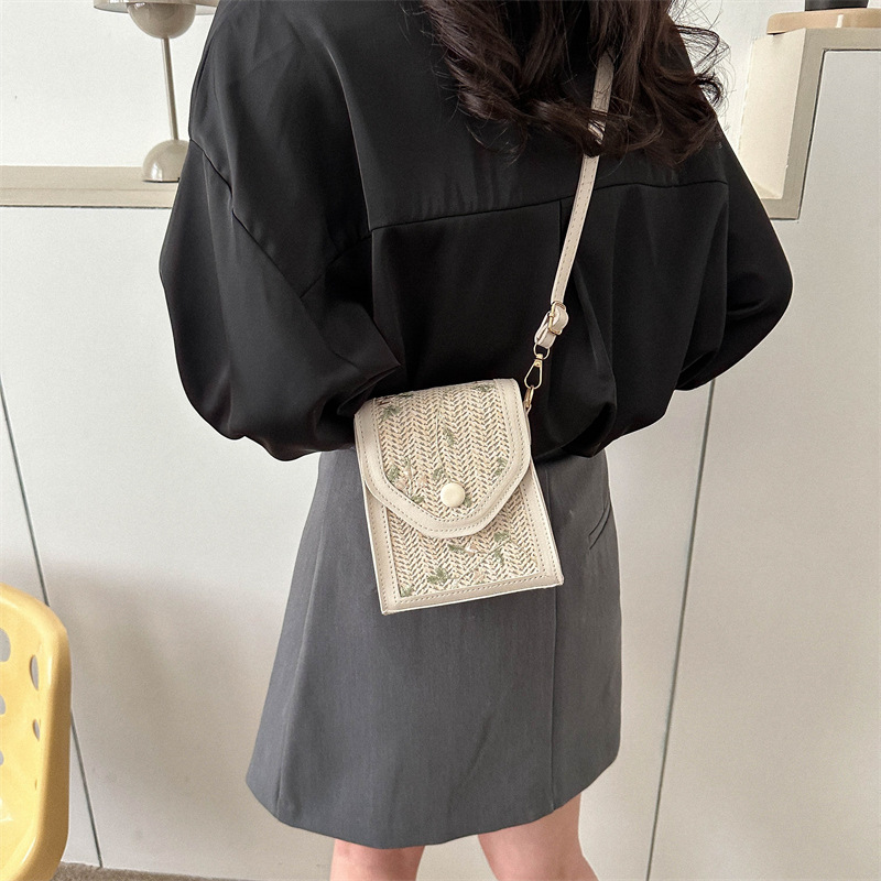 Paja tejida pequeña bolsa para las mujeres 2023 nuevo retro bordado artístico tejido bolsa Mori pastoral ins vertical pequeña bolsa cuadrada