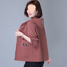 中年妈妈装连帽短外套女2025春秋新款40岁50休闲宽松洋气减龄夹克