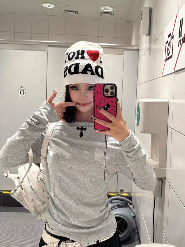 2025早秋新款美式辣妹十字架斜肩长袖女T恤显瘦漏肩一字肩上衣|undefined