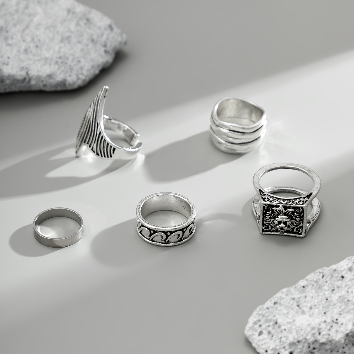 Fashion Round Alloy Menu0027S Rings 6 Pieces