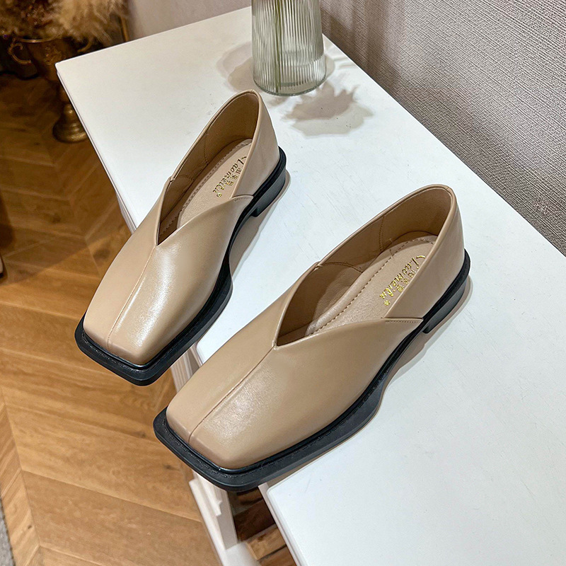 프랑스 메리 제인 신발 여성 봄과 가을 2025 새로운 기질 부드러운 바닥 복고풍 작은 가죽 신발 플러스 사이즈 여성 신발 41-43