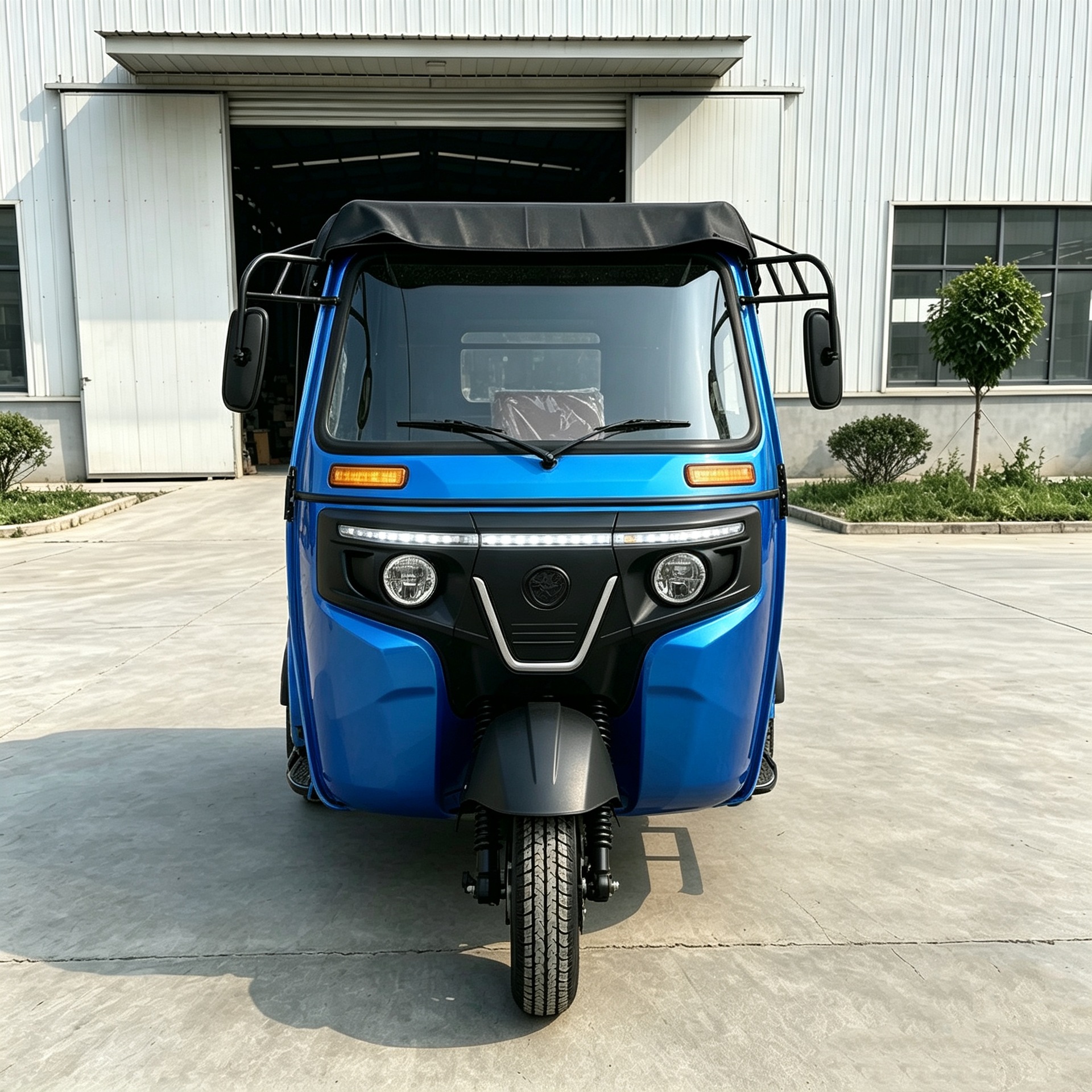 Blue sunshade fuel-powered passenger tricycle for home use, passenger transportation, scenic area operations, and passenger-hauling