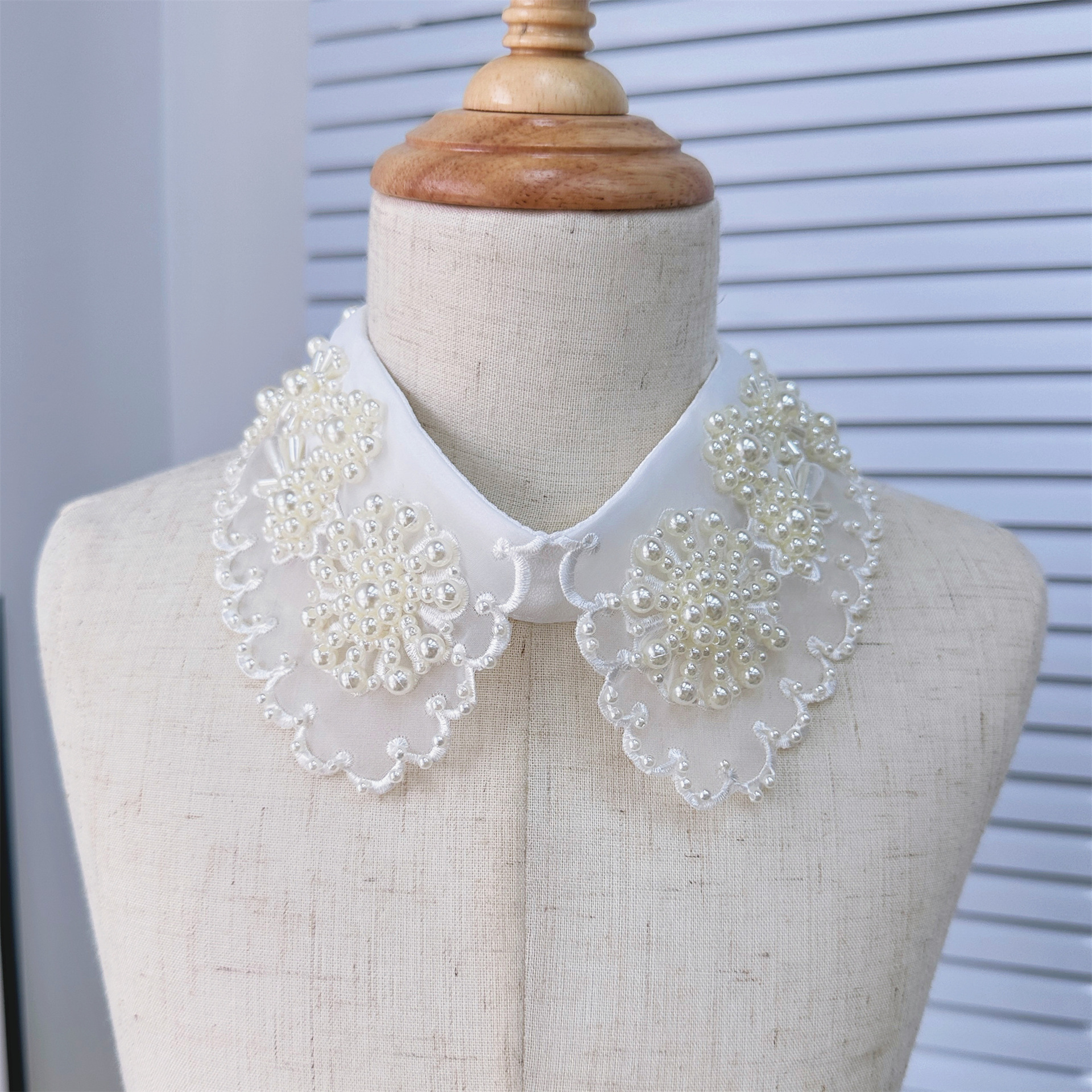 Nuevo collar de muñeca de todo fósforo collar falso con cuentas blancas collar de la camisa de las mujeres bufanda accesorios collar vestido hebilla collar asiento
