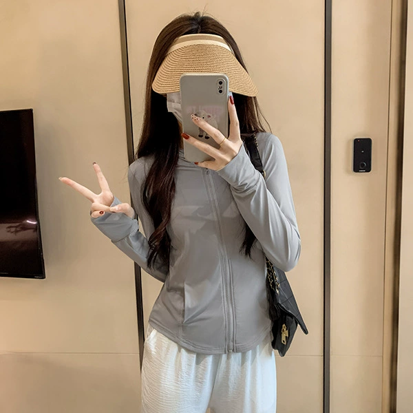 Gray hooded [Korean version/slimming/covering flesh]