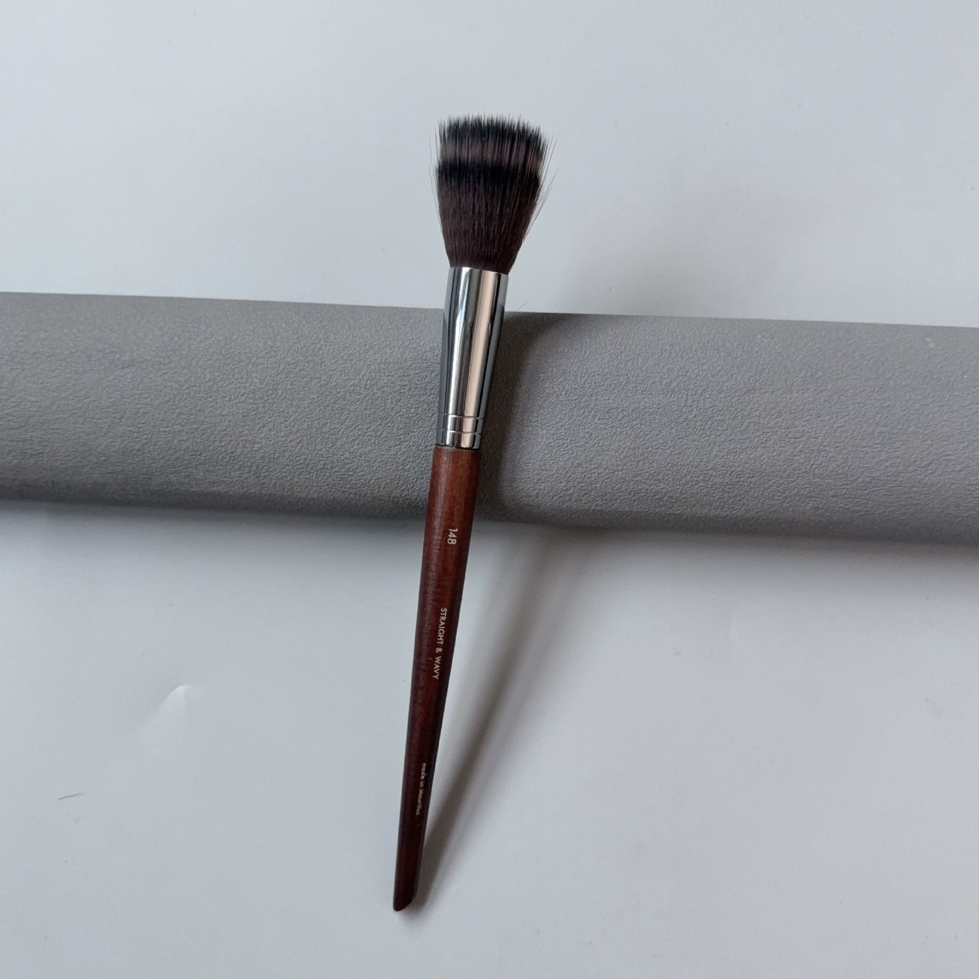 Brush, face blush, foundation, highlighter, eye pencil, full set