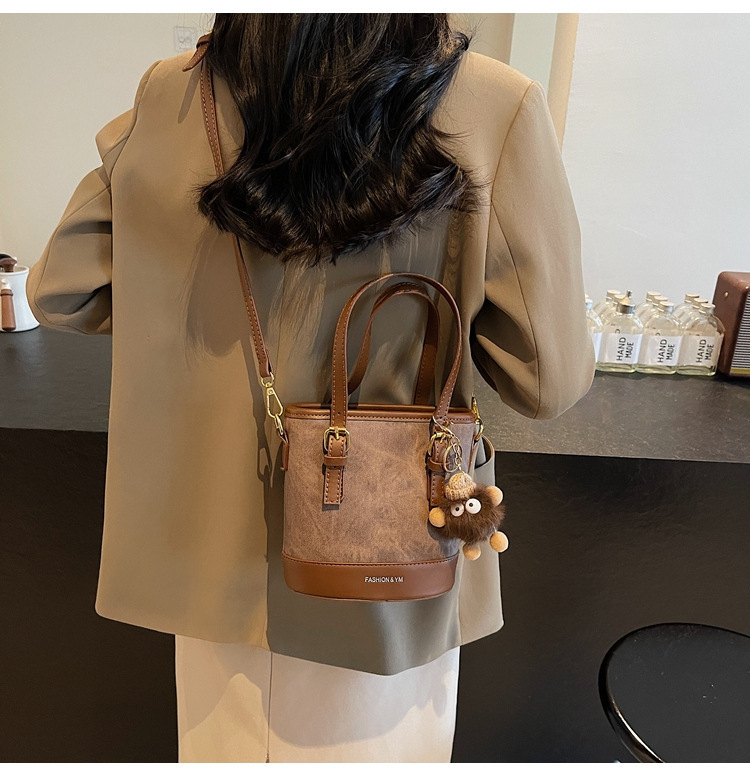 クロスボーダーバッグ ニッチデザイン バケットバッグ Pu ファッション レディースバッグ シングルショルダー クロスボディバッグ ハイエンド スモールバッグ 通勤バッグ|undefined