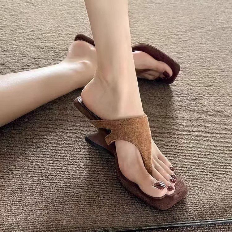 Retro francés 2026 regañadientes zapatillas de dedos desnudos para mujeres en verano usar nuevas zapatillas de cabeza cuadrada
