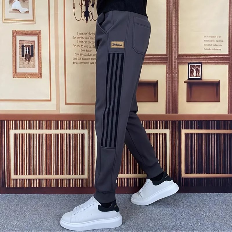 회색