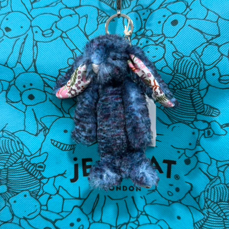 Hobbs bonny rabbit pendant