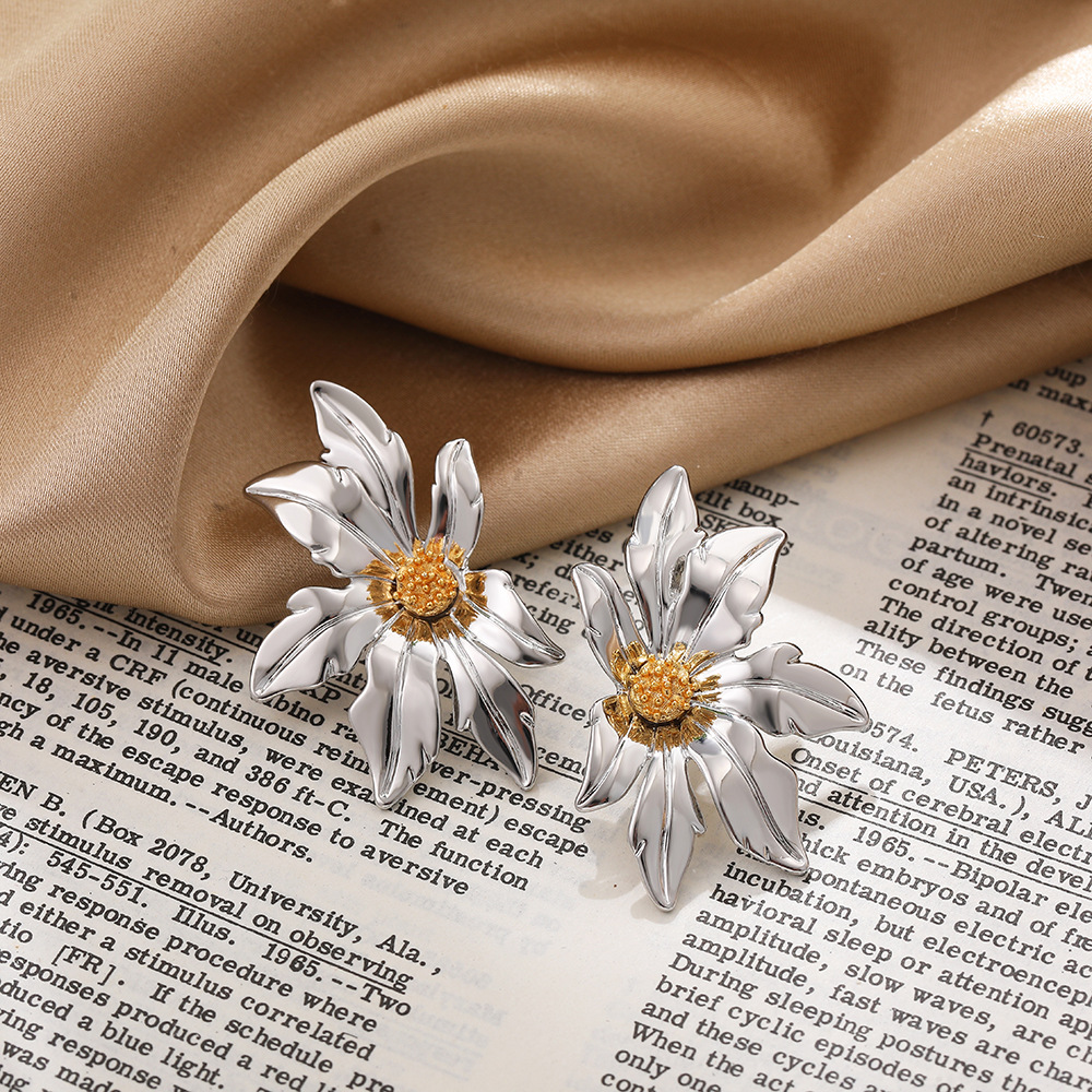 13g Weight Titanium Steel Ear Needle Material Ear Studs Classification 1 Pair Quantity Daily Occasion Titanium Steel Material Flower Pattern All Seasons Season Women's Gender Polished Finish Mixed Metal, Plating Design Elegant Style 1 Pair Elegant Flower Mixed Metal Plating Titanium Steel Ear Studs 17