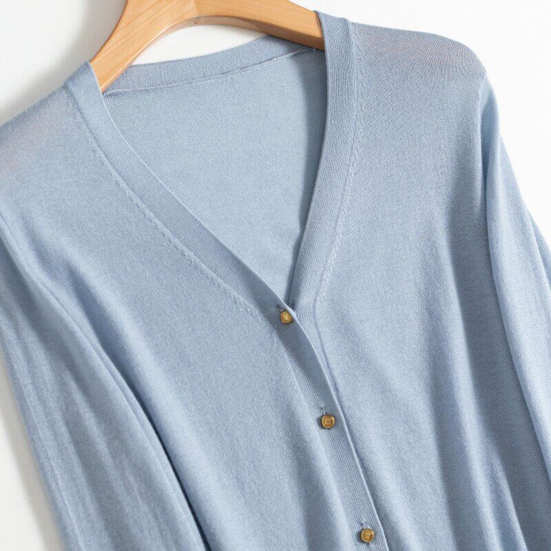 Fine-Spun 100% Fine Wool V-Neck Knitted Cardigan for Women, Loose Fit, Slimming, Korean Style, Long-Sleeve, Buttoned, Thin Sweater, Simple Outerwear