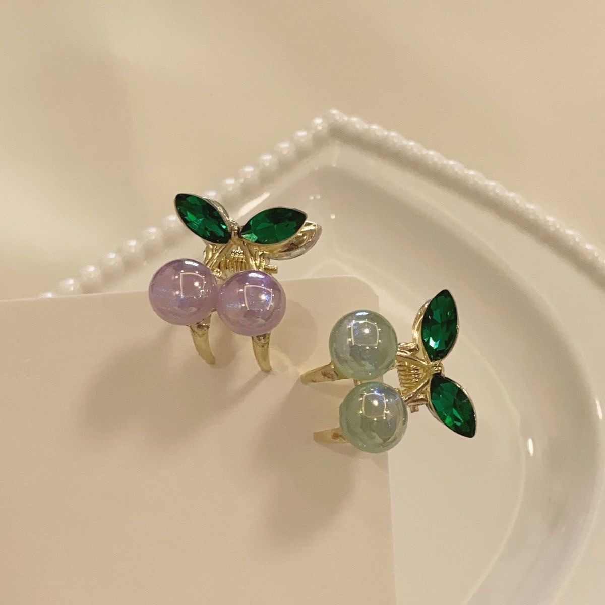 6g Weight Hair Claws Hair Accessories Type 1 Piece Quantity Holiday, Street Occasion Imitation Pearl Material Cherry Pattern All Seasons Season Women's Gender Cute, Sweet Style Cute Sweet Women's Cherry Imitation Pearl Hair Claws 18