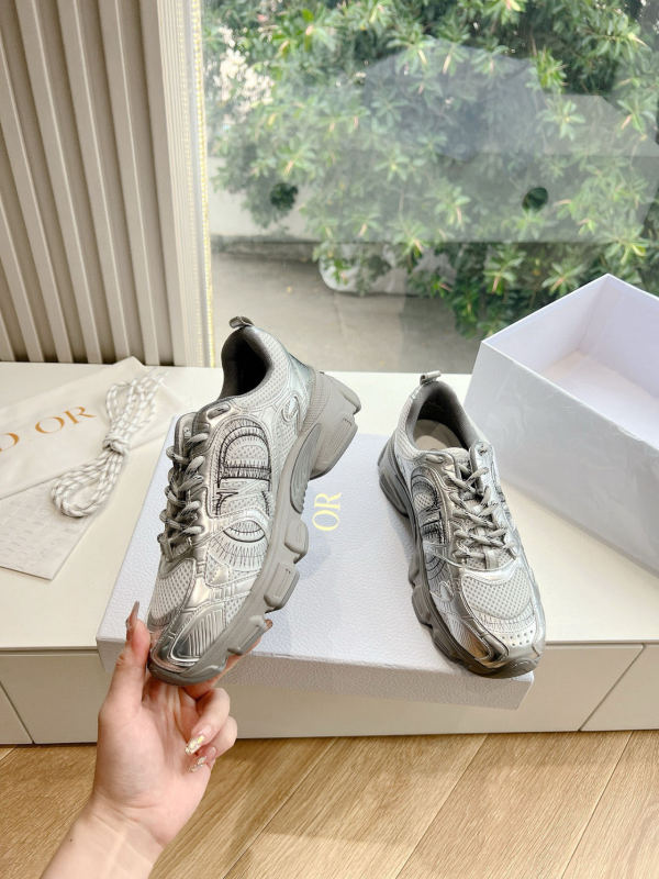 24 新しいカップルモデルカラーマッチング軽量多用途女性のセンス C D スポーツとレジャーインナー高さのパパシューズ男性用|undefined