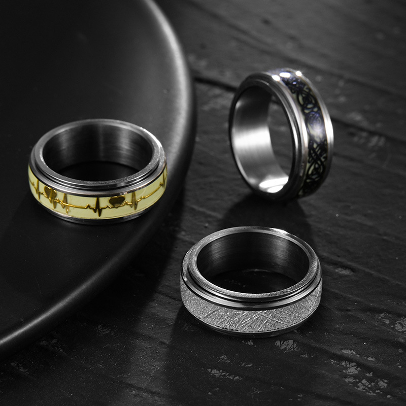 8mm Wide Rotatable Decompression Men's Titanium Steel Ring Wholesale display picture 3