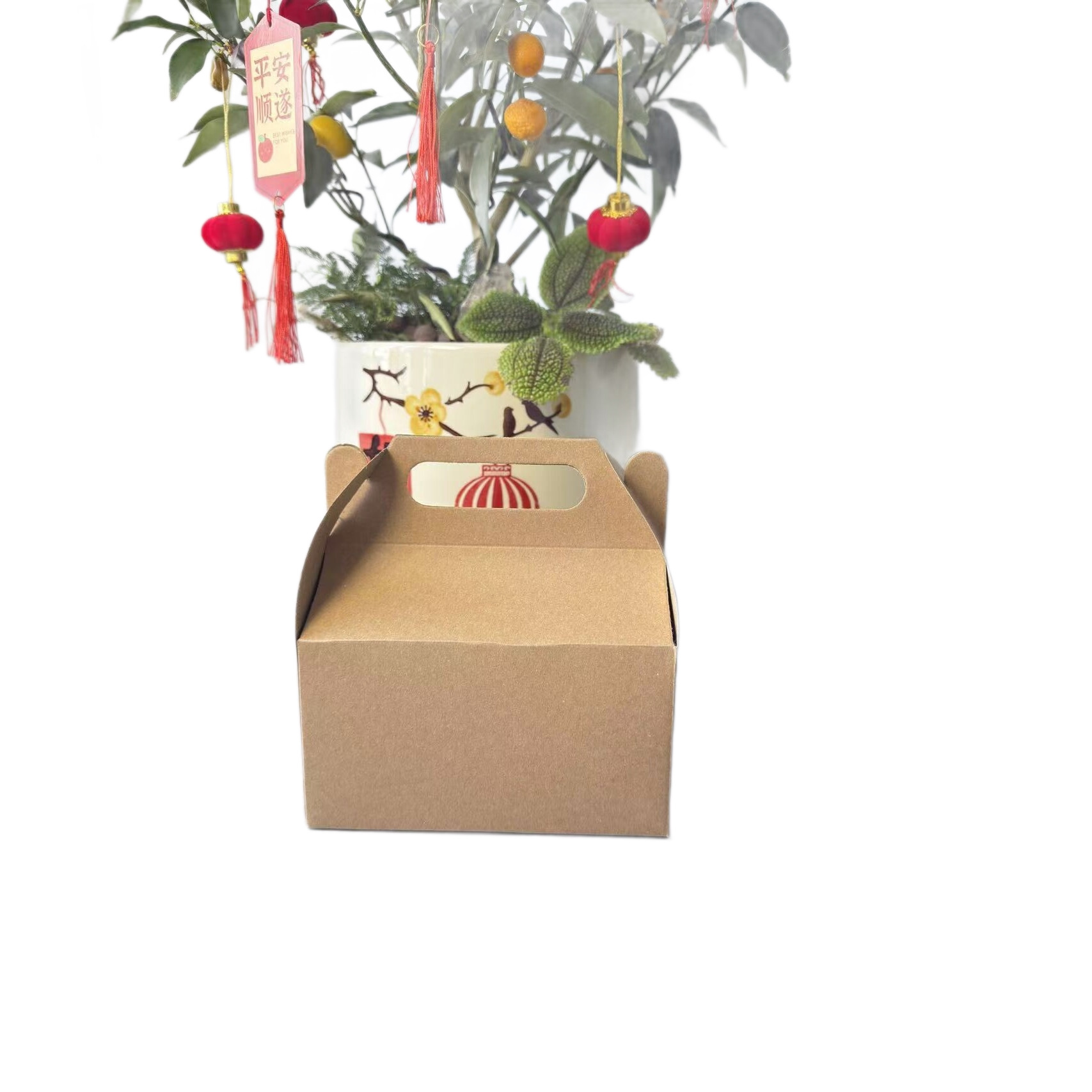 Caja de regalo de papel kraft en stock caja de embalaje creativa de Año Nuevo acompañante caja de regalo de vacaciones simple sobre rojo de boda