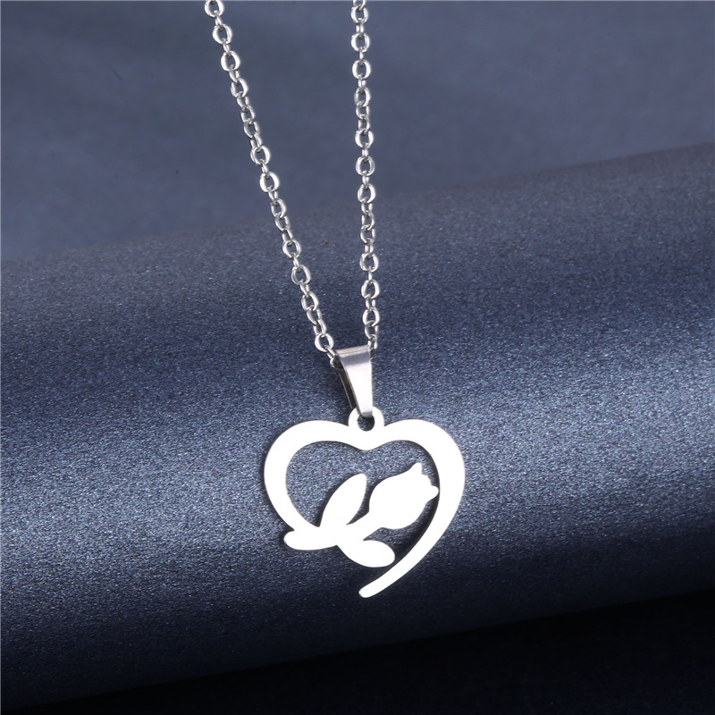 Cross-border Sold Jewelry Supply Personality Stainless Steel Flower Heart Clavicle Chain Necklace Female Geometric Accessories Pendant Wholesale display picture 15