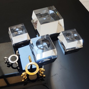 Wholesale crystal ball metal base small transparent square trapezoidal wooden base luminous crystal base Diamond Ball holder