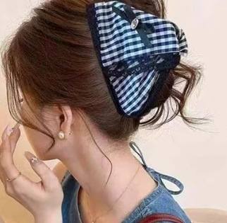 2025年新作チェック柄三角グリッパー、高級フェミニンシャーククリップ、シンプルで万能なヘアピンヘッドドレス|undefined