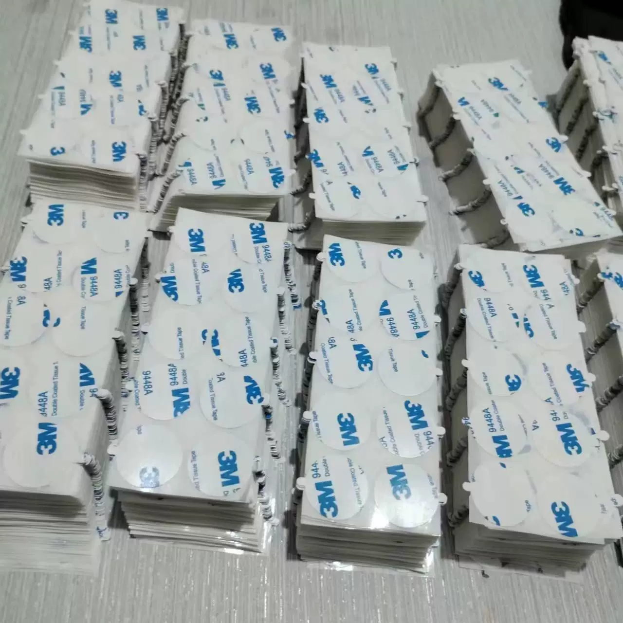 Стикер 3M9448A слипчивый с малым положением ручки ушей умирает обработка вырезывания
