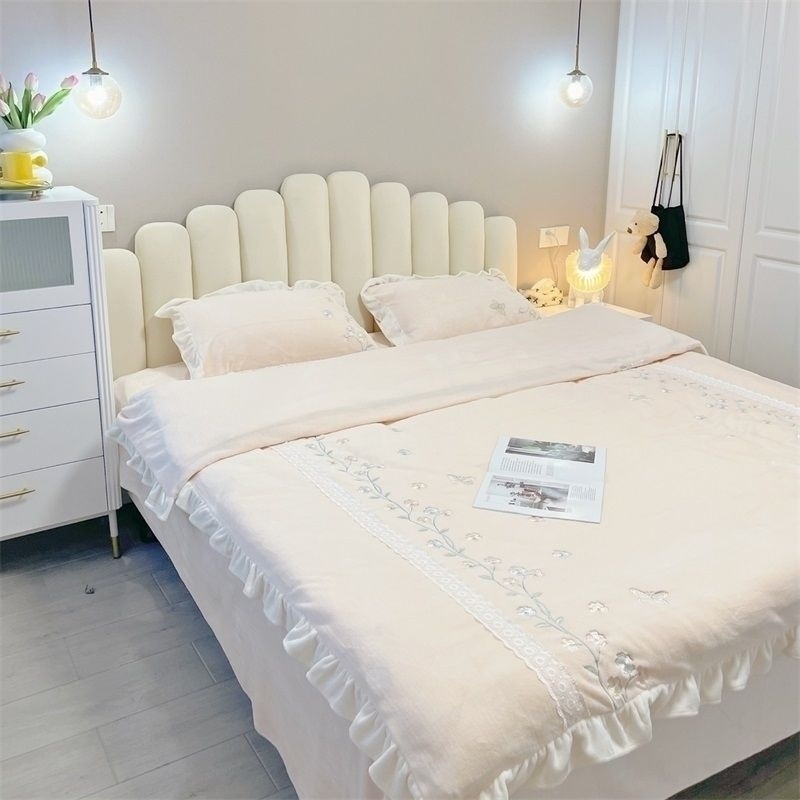 Nórdico de lujo ligero leche blanca cama de envoltura suave red doble cama principal cama de matrimonio moderna simple cama de terciopelo ligera de lujo
