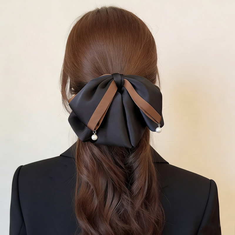 023 Зажим для хвоста-черный