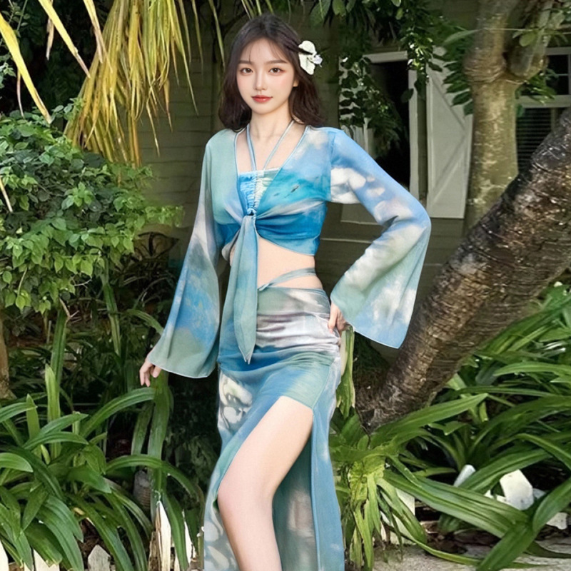 2025 nuevo vestido de playa de vacaciones de aguas termales bikini de cuatro piezas puro deseo sexy traje de baño bikini mujeres al por mayor