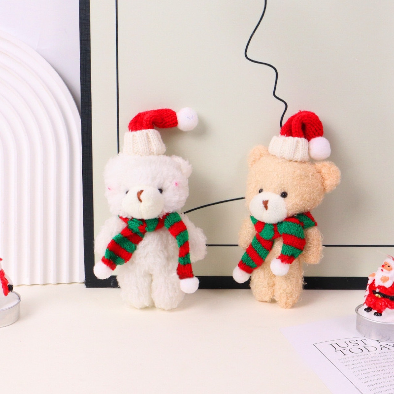 【現品】クリスマスの赤い毛のぬいぐるみの熊のぬいぐるみのケーキの装飾はデザートを飾って飾って焼きます。