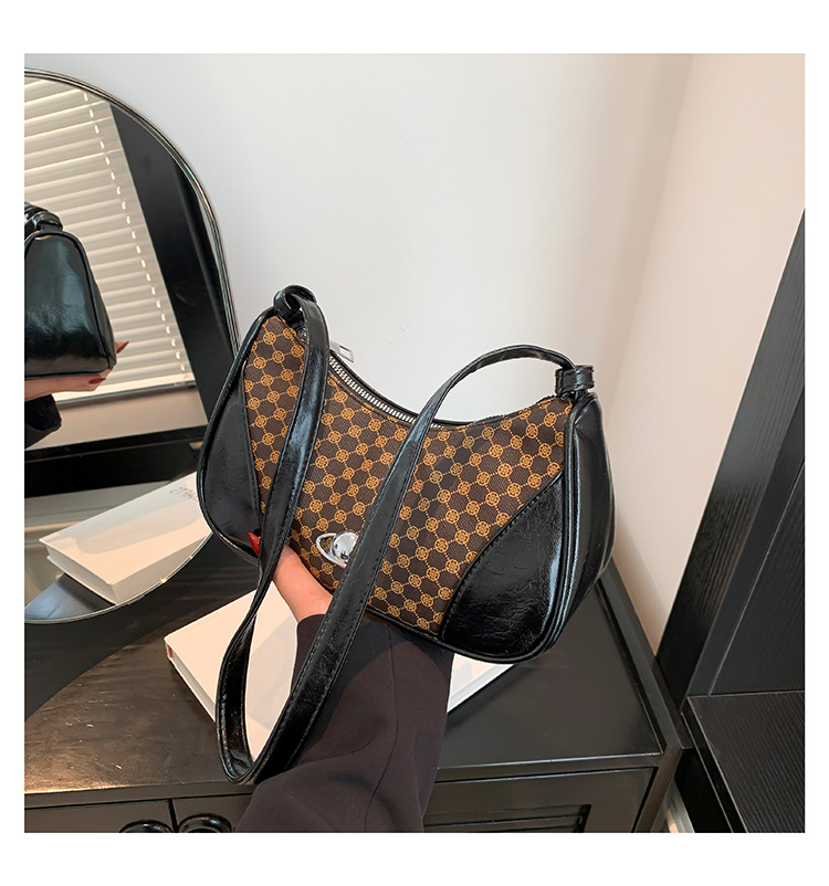 Women's Medium Pu Leather Plaid Streetwear Sewing Thread Square Zipper Underarm Bag display picture 13