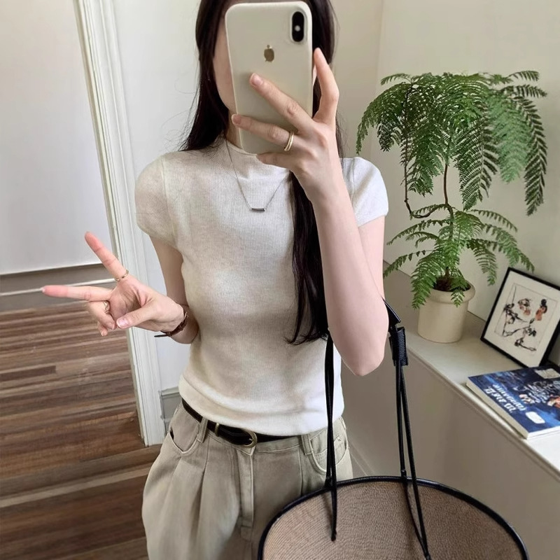 하얀색