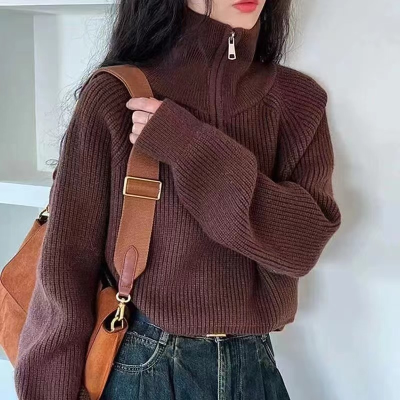 New style. Zippered turtleneck high waist sweater short loose autumn and winter base. Exterior sweater top fashionable design
