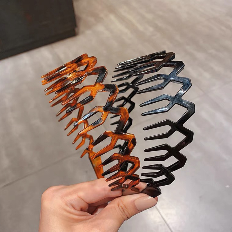 50g Weight Headwear Classification Plastic, Resin Material Geometric Pattern Fashion Simple Wave Wide-brimmed Geometric Shape Headband