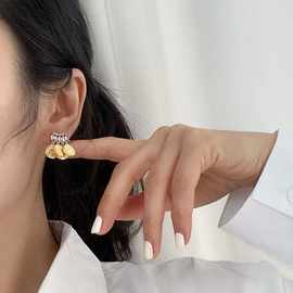 轻奢金币耳环法式复古撞色设计感人像女微镶锆石欧美个性耳钉耳饰