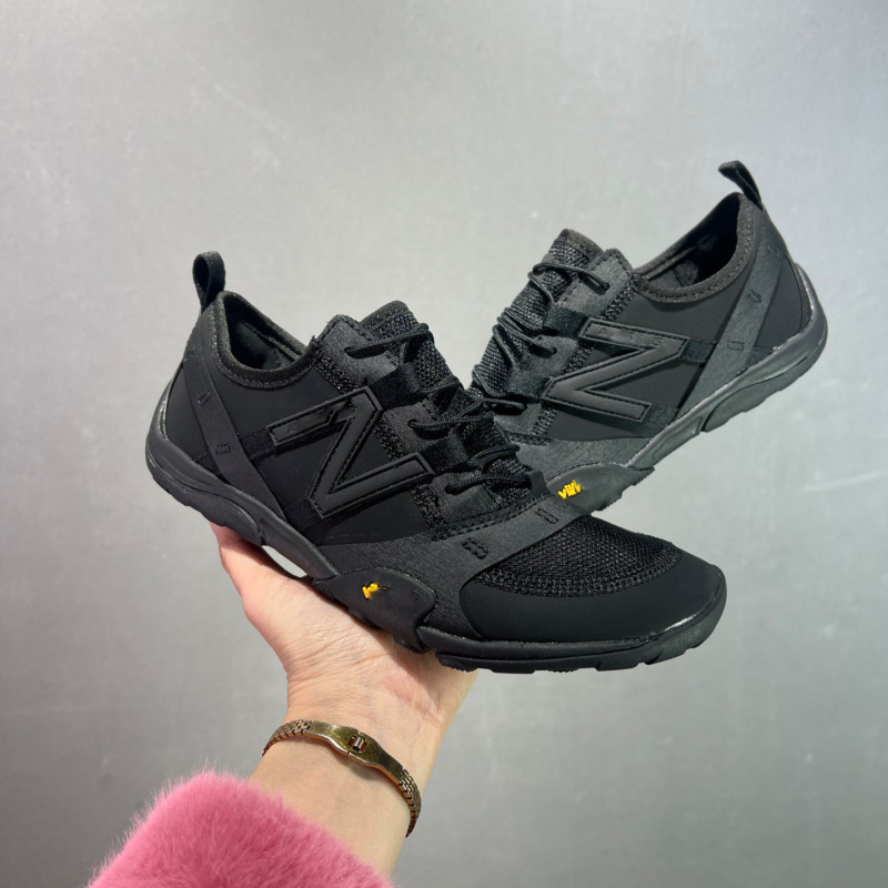 莆田 NB MT10O 裸足靴メッシュ通気性カジュアルスポーツシューズ三宅一生薄底カップル多用途トレンディな靴|undefined