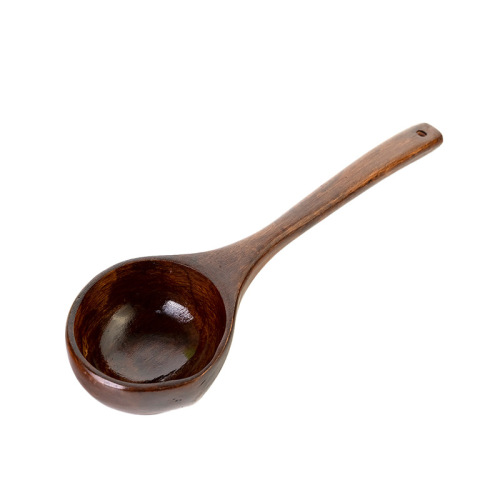 Internet-famous mukbang host uses a snail noodle-eating spoon, bird-beak wooden spoon, and water ladle—plus a long-handled, deep-mouth instant noodle bowl and a large wooden soup spoon for home use.