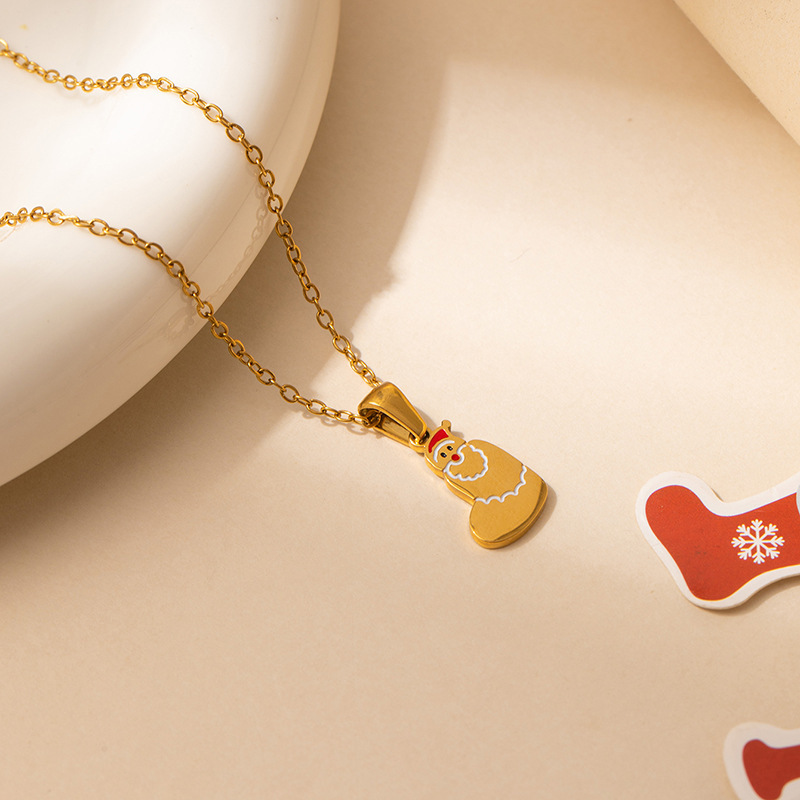 7g Weight 0.03µm Gold Plating Thickness Electroplated Gold Plating Process Golden Plated Plating Material 201 Stainless Steel Pendant Material Pendant Necklace Classification 201 Stainless Steel Chain Material cable chain Chain Type 1 Piece Quantity Holiday, Daily Occasion 201 Stainless Steel Material Santa Claus, Number Pattern Women's Gender Cute Style Plating Craft Fashionable Stainless Steel Christmas Necklace For Women 26 Small Letter Pendants Versatile Minimalist Choker Trendy Accessory 14