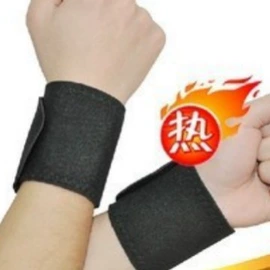 运动休闲棉袜;足球护腿板;足球训练用具