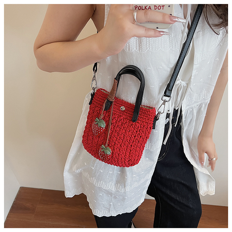 Hand-woven straw bag for women's summer 2025 new style super popular crossbody bag Korean version beach vacation mobile phone bag undefined