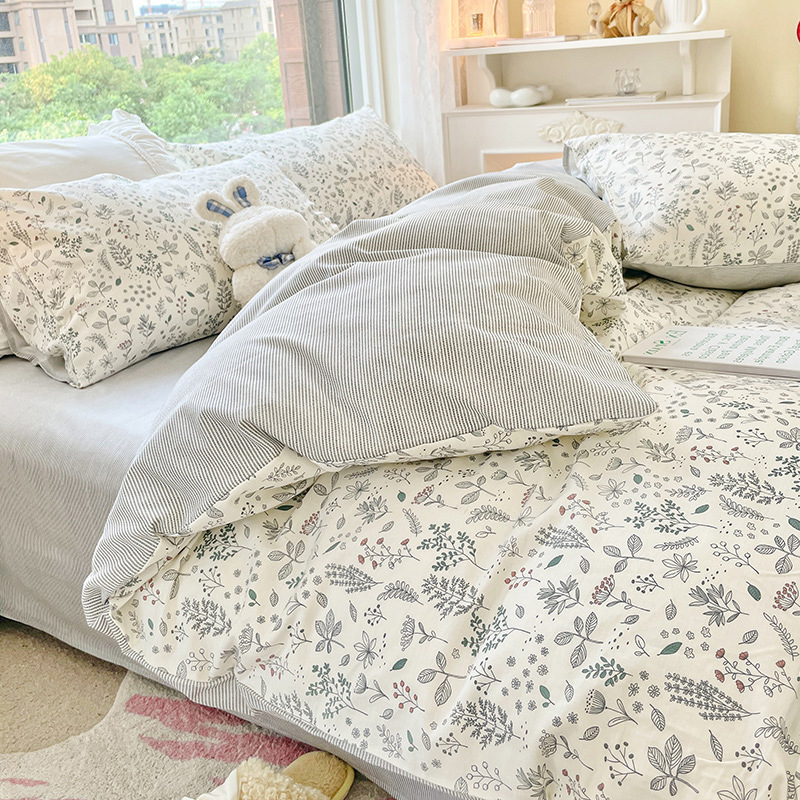 Ropa de cama de algodón de cuatro piezas de algodón 2025 nuevo estilo fresco edredón floral ropa de cama de dormitorio de tres piezas para cuatro estaciones