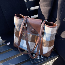 休闲大容量毛呢包包女2025新款通勤百搭双肩后背包多用单肩托特包