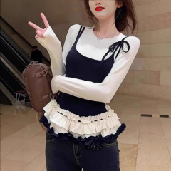 白黒の衝突色の偽の2つのストラップはレースのtシャツの女性の春の新型の婦人服の中で身を修める独特な上着をつなぎ合わせます。