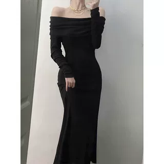 一字肩气质长袖连衣裙女2026新款秋冬时尚修身显瘦内搭法式长裙女