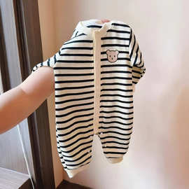 ins风宝宝早秋套装婴儿衣服秋天洋气可爱婴幼儿条纹外出爬服秋款