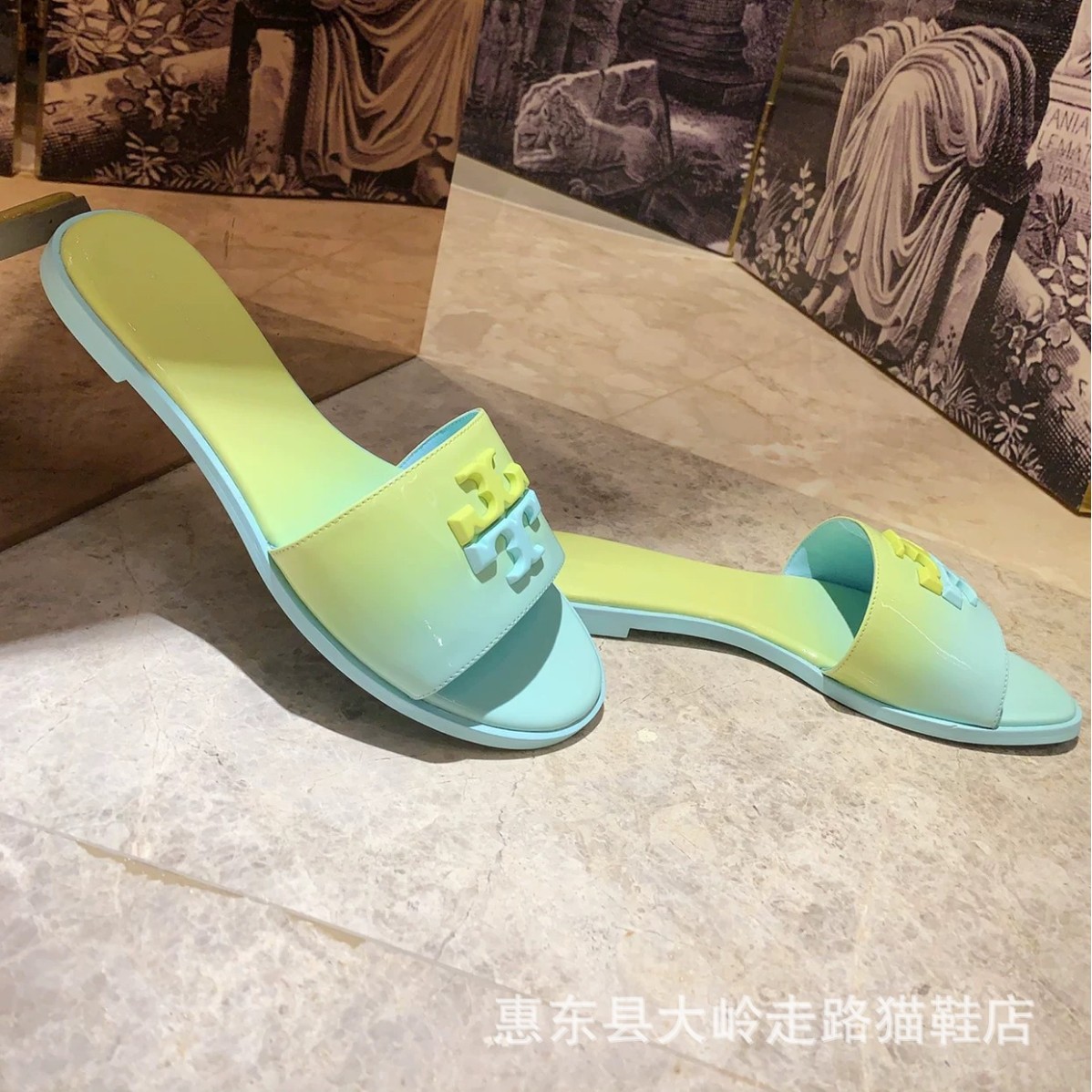 TB zapatillas de moda de tacones bajos para mujeres europeas y americanas zapatillas retrógradas tipo de sandallas de playa para mujeres antideslizantes