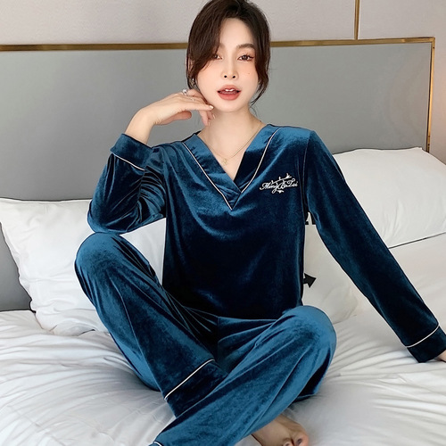 White pajamas for women in autumn and winter Korean style gold velvet sweet large size V-neck thick coral velvet spring and autumn home wear