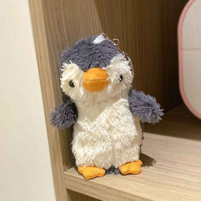 Atmosfera ~ sombrero rojo bufandas rojas drag maní pingüino colgante de peluche mochila colgante llavero