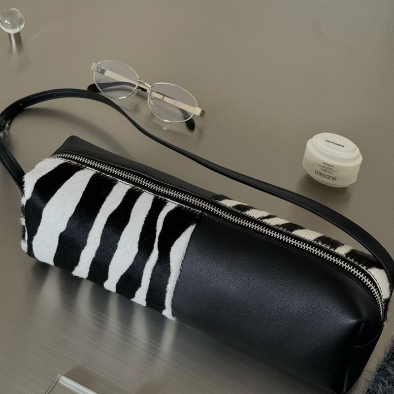 New Niche Design Women's Zebra Print Calfskin Color-Blocked Shoulder Bag New Niche Design Women's Zebra Print Calfskin Color-Blocked Shoulder Bag