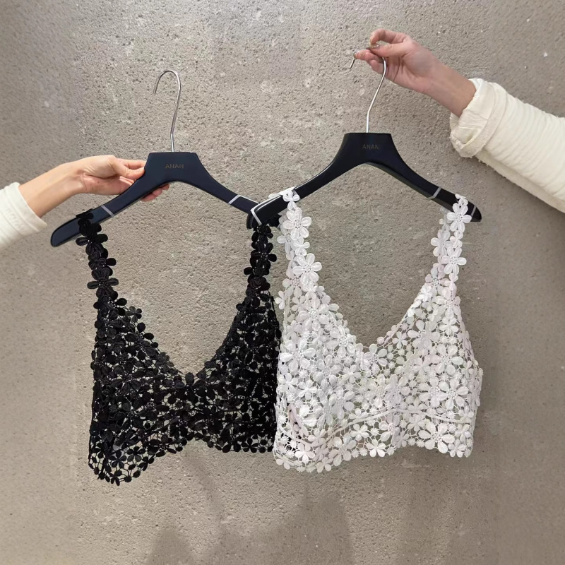 Korean Lace Suspender Layered Round Neck Short-Sleeved T-Shirt for Women in Summer, Sweet and Age-Reducing, Right Shoulder, Slimming Look and Elegant Top