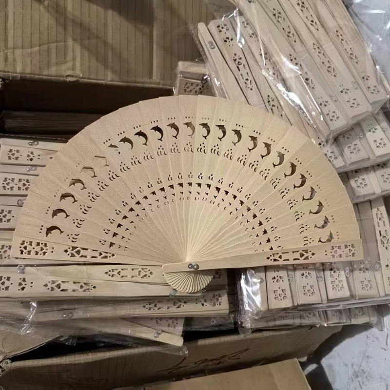 8 pulgadas ventilador de madera de incienso completo venta al por mayor características chinas de regalo ventilador de madera de sádalo ventilador plegable ventilador de exportación